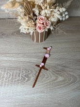 Load image into Gallery viewer, Daisy Acrylic Number