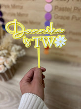 Load image into Gallery viewer, Daisy Cake Topper