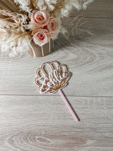 Load image into Gallery viewer, Mermaid Shell Cake Topper